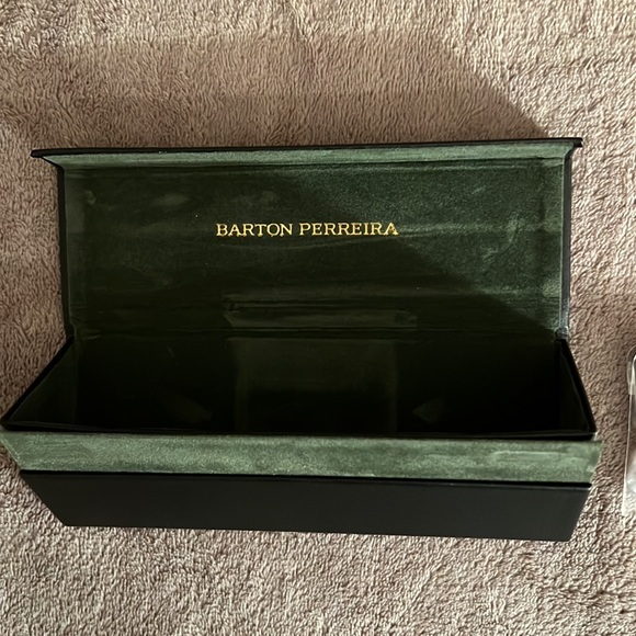 Barton Perreira case - Picture 2 of 4